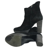 Closed Pelle scamosciata ankle boot