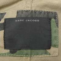 Marc Jacobs Parka con motivo mimetico