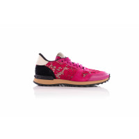Valentino Garavani Chaussures de sport en Cuir en Rose/pink