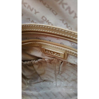 Dkny Handtasche aus Leder in Beige