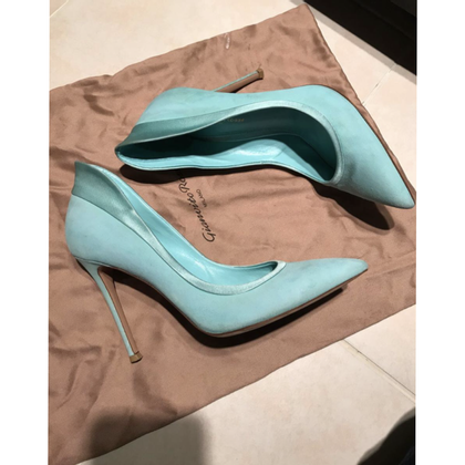 Gianvito Rossi Wedges Suede in Turquoise