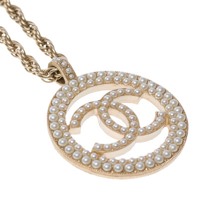 Chanel Pendant in Gold