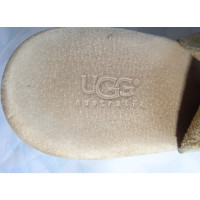 Ugg Australia Chaussures compensées en Daim en Beige