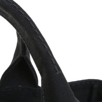 Prada Handtasche aus Canvas in Schwarz