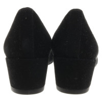 Pretty Ballerinas Pumps/Peeptoes aus Wildleder in Schwarz