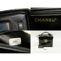 Chanel Handtasche aus Lackleder in Schwarz