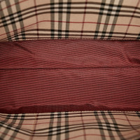 Burberry Umhängetasche aus Leder in Rot