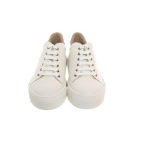 Hermès Sneakers aus Leder in Weiß