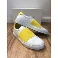 Givenchy Trainers Leather in Yellow