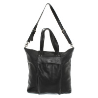 Filippa K Handtasche aus Leder in Schwarz