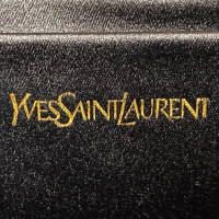 Yves Saint Laurent Clutch aus Jeansstoff in Blau