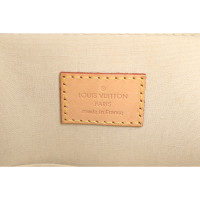 Louis Vuitton Alma aus Lackleder in Creme