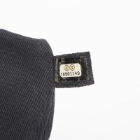Chanel Umhängetasche aus Wildleder in Schwarz