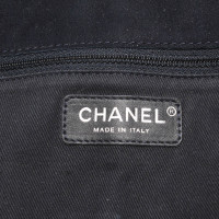 Chanel Umhängetasche aus Wildleder in Schwarz