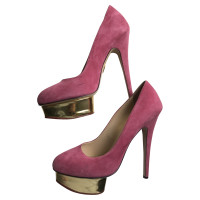 Charlotte Olympia pumps in het roze