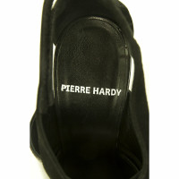 Pierre Hardy Stiefel aus Lackleder in Schwarz