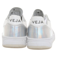 Veja Trainers in White
