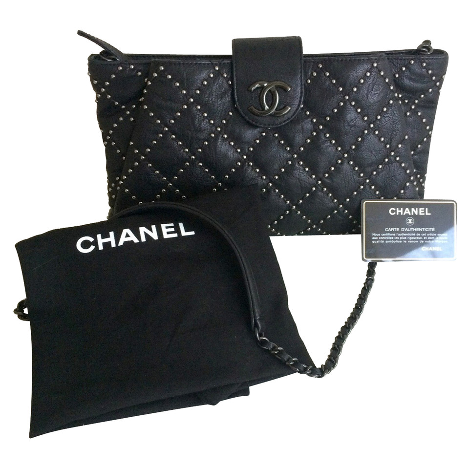 Chanel Jamais porté sac/pochette agneau noir