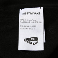 Issey Miyake Robe en Noir