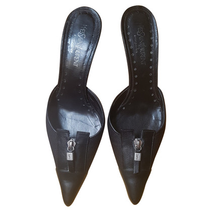 Yves Saint Laurent Sandalen aus Leder in Schwarz
