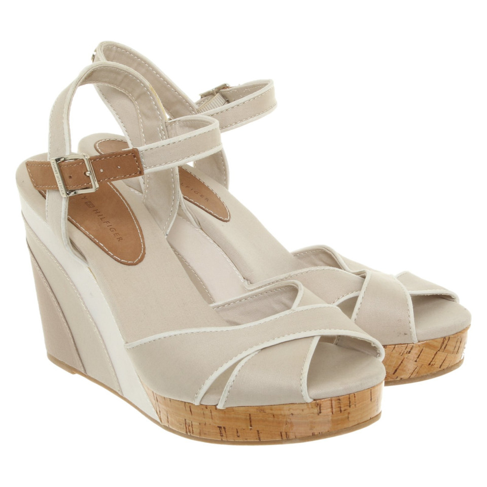 Tommy Hilfiger Wedges in Beige