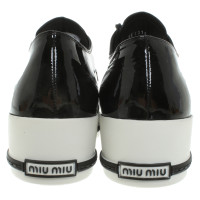 Miu Miu Chaussures à lacets en Cuir verni