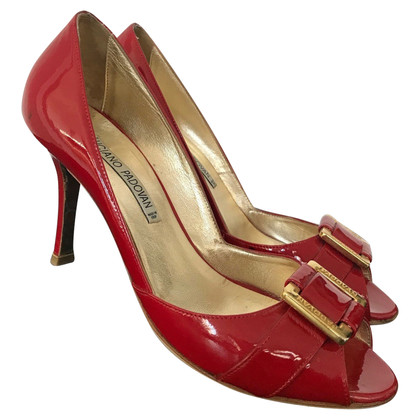 Luciano Padovan Pumps/Peeptoes Patent leather in Red