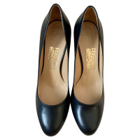 Salvatore Ferragamo Pumps/Peeptoes Denim in Zwart