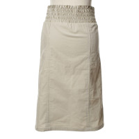 Closed MIDI-skirt with lacing