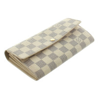 Louis Vuitton Wallet made of canvas