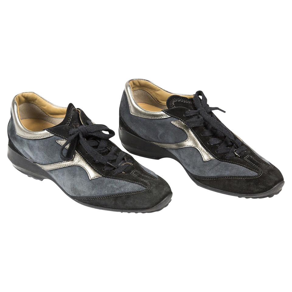 Tod's Sneakers aus Wildleder in Grau