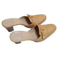 Aigner Slipper/Ballerinas aus Leder in Beige