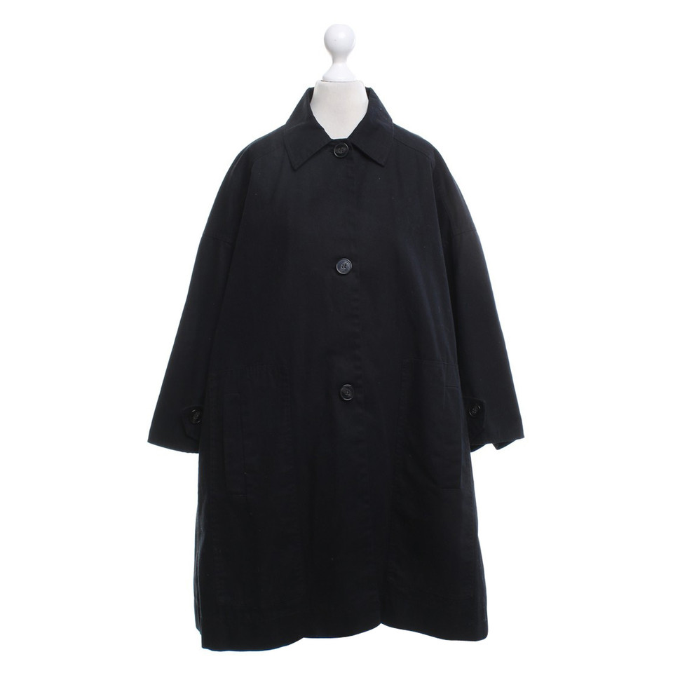 5 Preview Coat in black