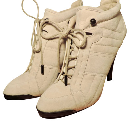 Tod's Ankle boots Suede in Cream