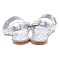 Miu Miu Sandalen aus Lackleder in Silbern