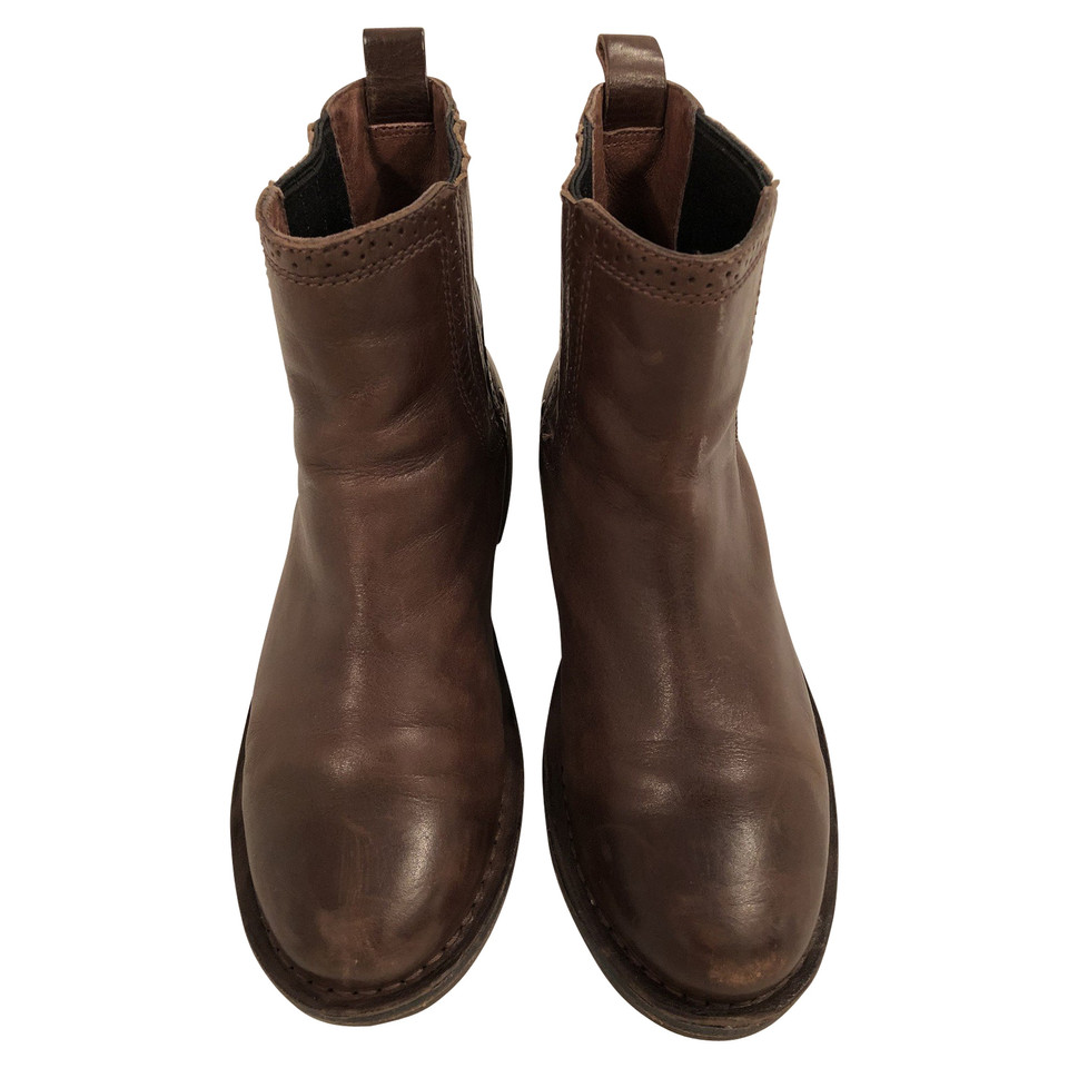 Ugg Australia Ankle boots Leather in Brown