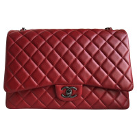 Chanel Classic Flap Bag aus Leder in Rot