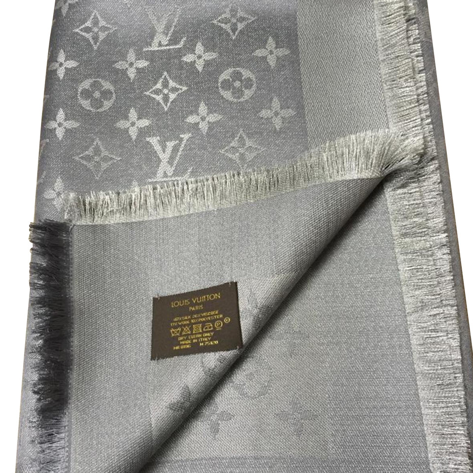 Louis Vuitton Scarf/Shawl in Grey