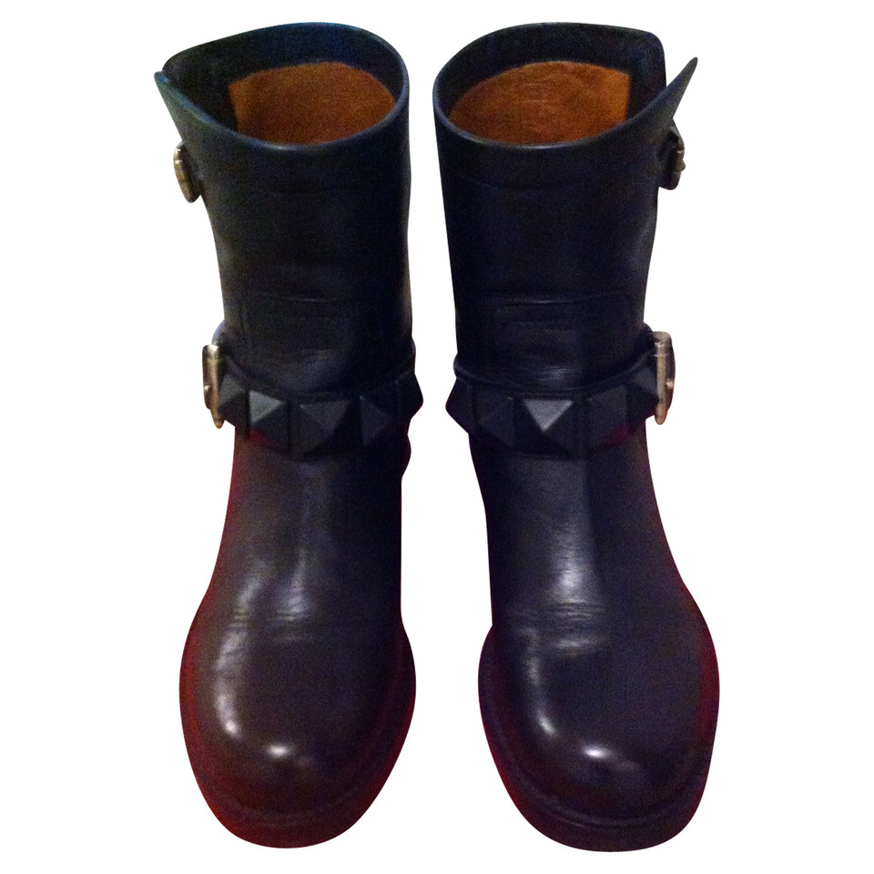 Valentino Garavani Ankle boots Leather in Black