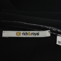 Rich & Royal Top in Black