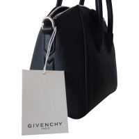 Givenchy Antigona Mini aus Leder in Schwarz