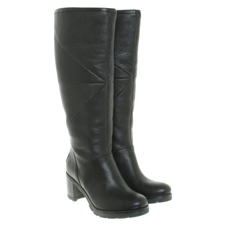 Ugg Leather boots in black