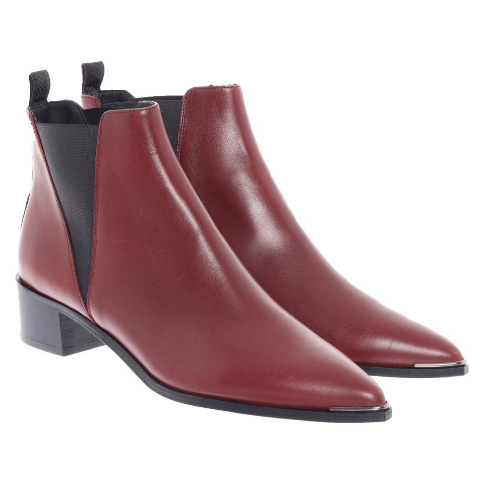 Acne Stiefeletten aus Leder in Bordeaux