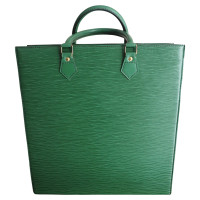 Louis Vuitton Sac Plat aus Leder in Grün