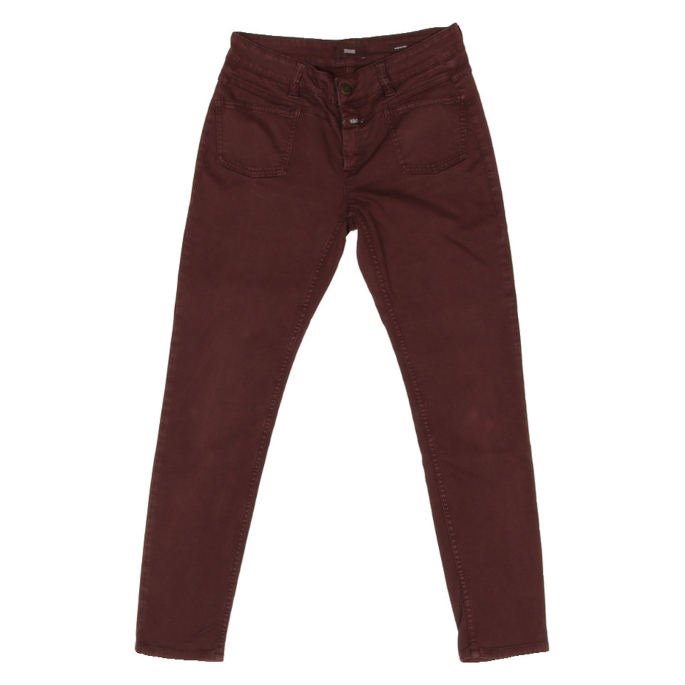 Closed Trousers in Bordeaux