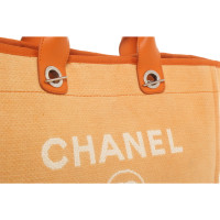 Chanel Deauville Maxi Tote in Oranje
