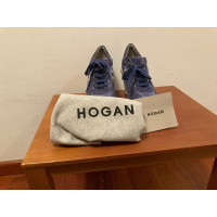 Hogan Sneakers aus Wildleder in Türkis