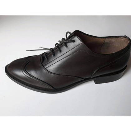 Hugo Boss Chaussures à lacets en Cuir en Marron