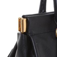 Prada Handtasche aus Leder in Schwarz