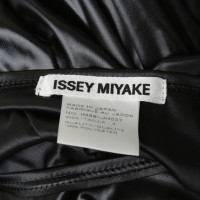 Issey Miyake Dress in LaTeX-
